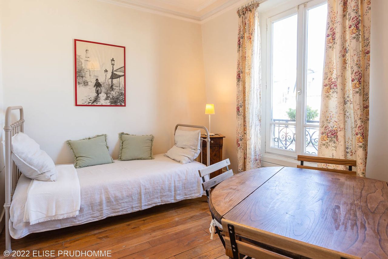 2 bedroom 2 bathroom in the heart of the charming 12th