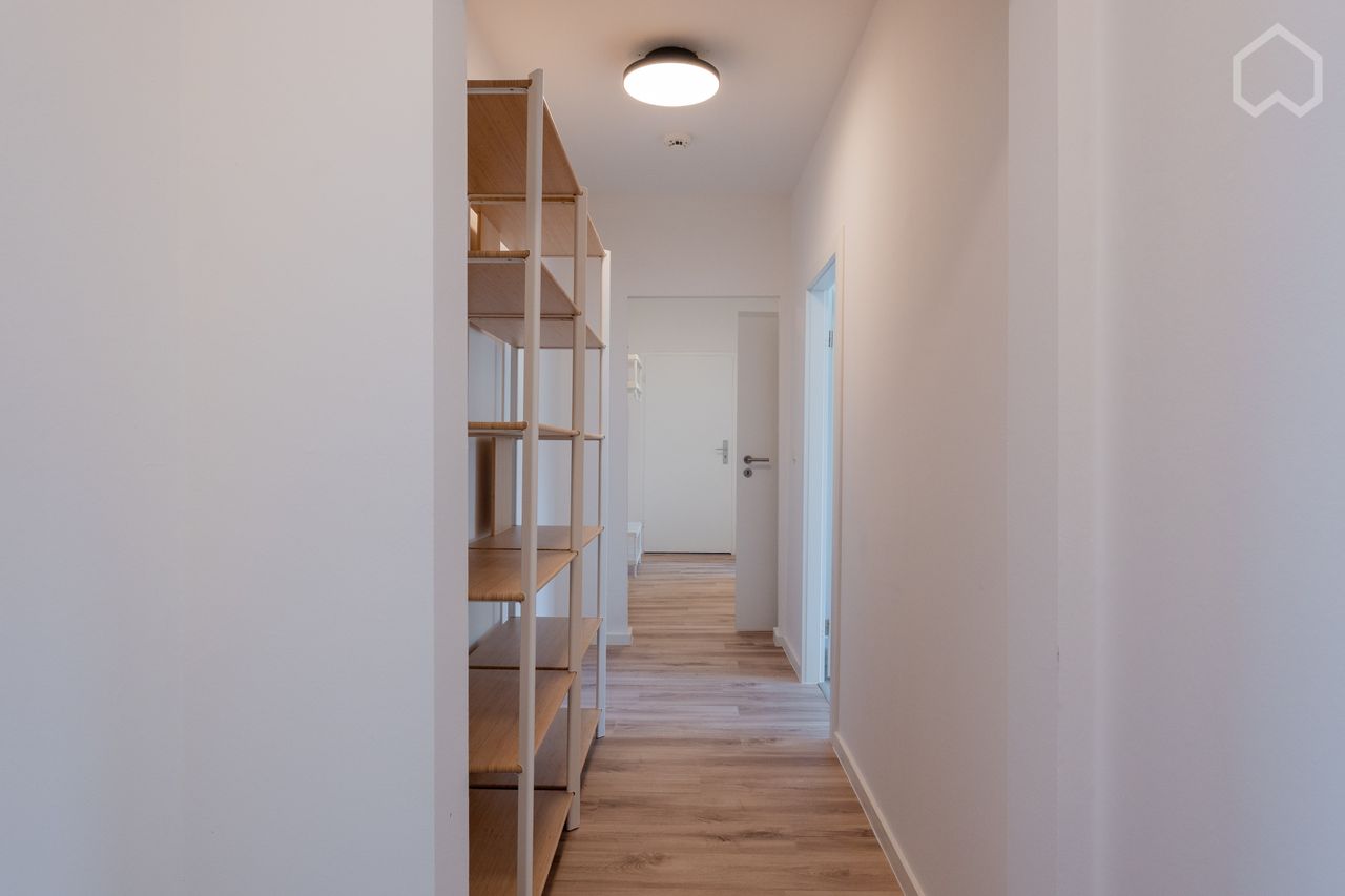 Freshly renovated and furnished, Exclusive 3-room flat in Lichtenberg: your urban retreat in the heart of Berlin