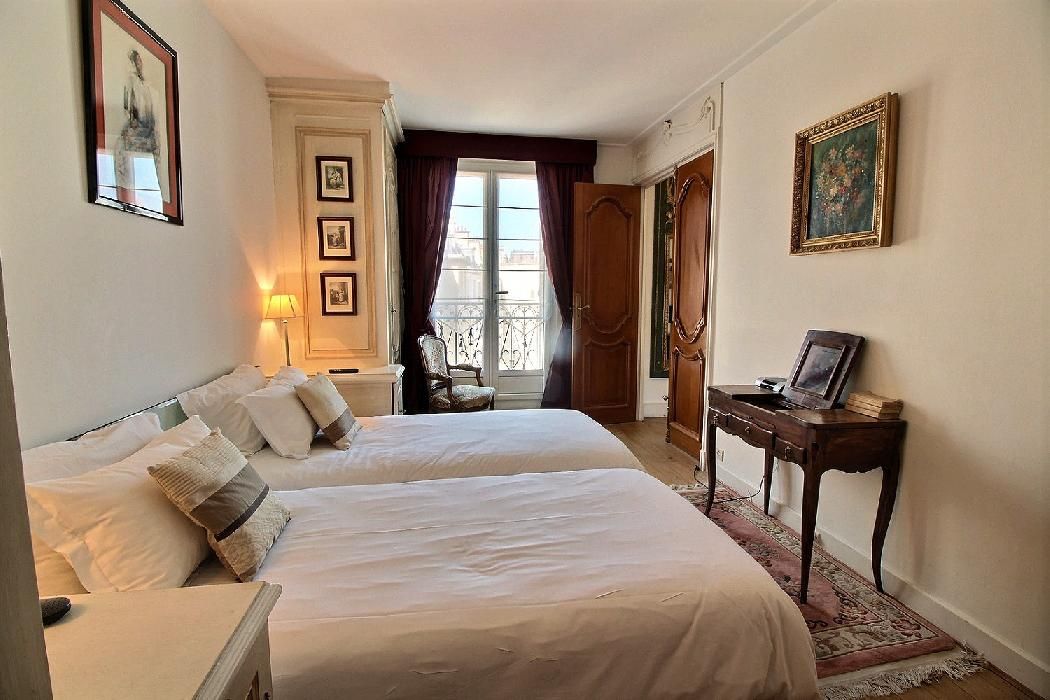 Rental Furnished Appartment - 1 bedroom - 60m² - Île de la Cité - Île Saint Louis - 75004