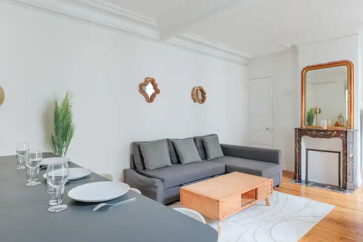 Modern flat near Parc Monceau