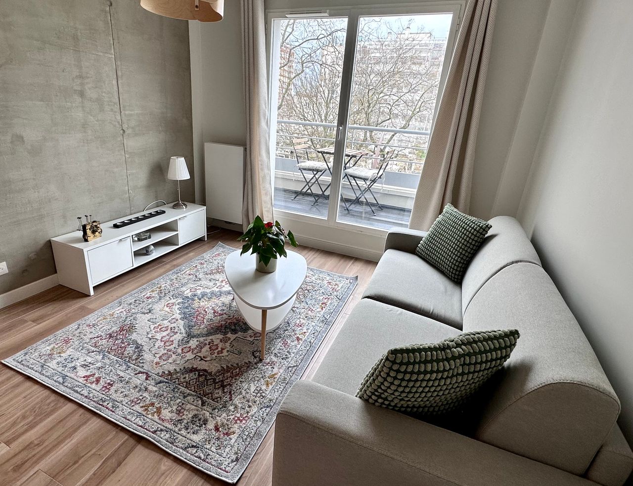 New and carefully furnished two-room apartment with a wonderful view of Paris