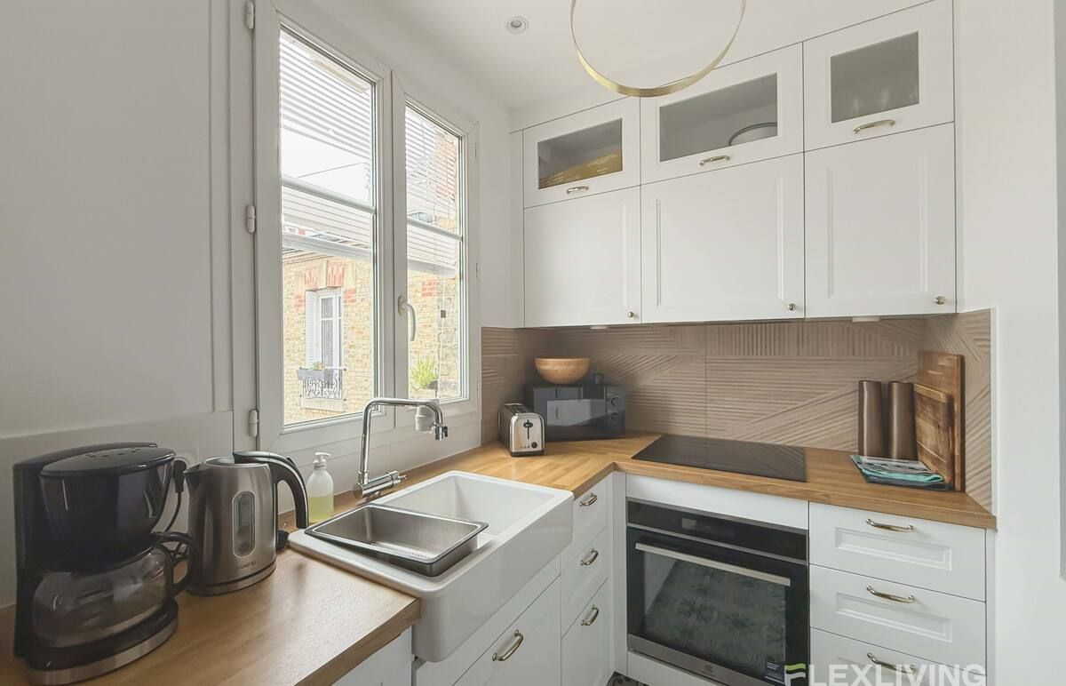 A sublime one-bedroom apartment located on rue Eugène Gibez.