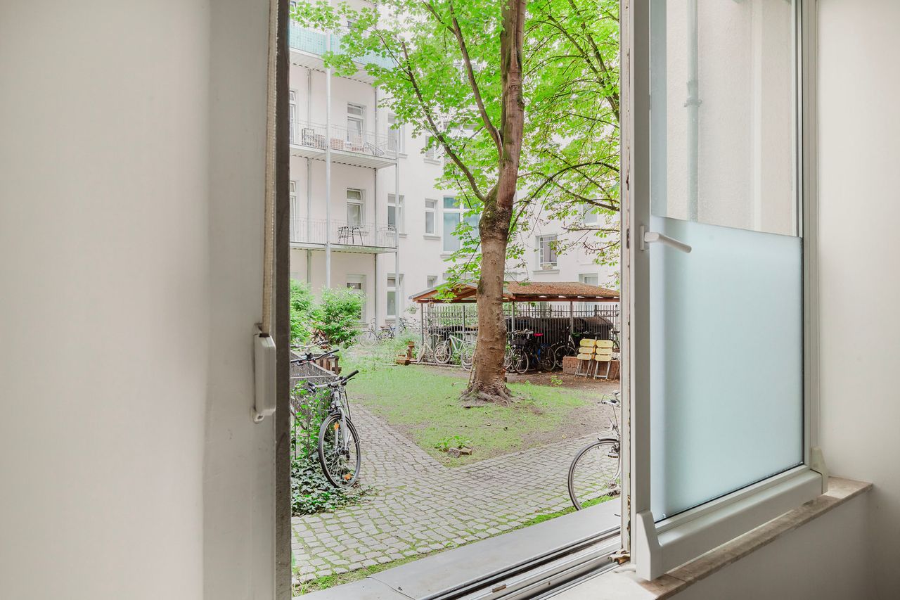 Cool Friedrichshain Studio, Furniture, Decor & Kitchen