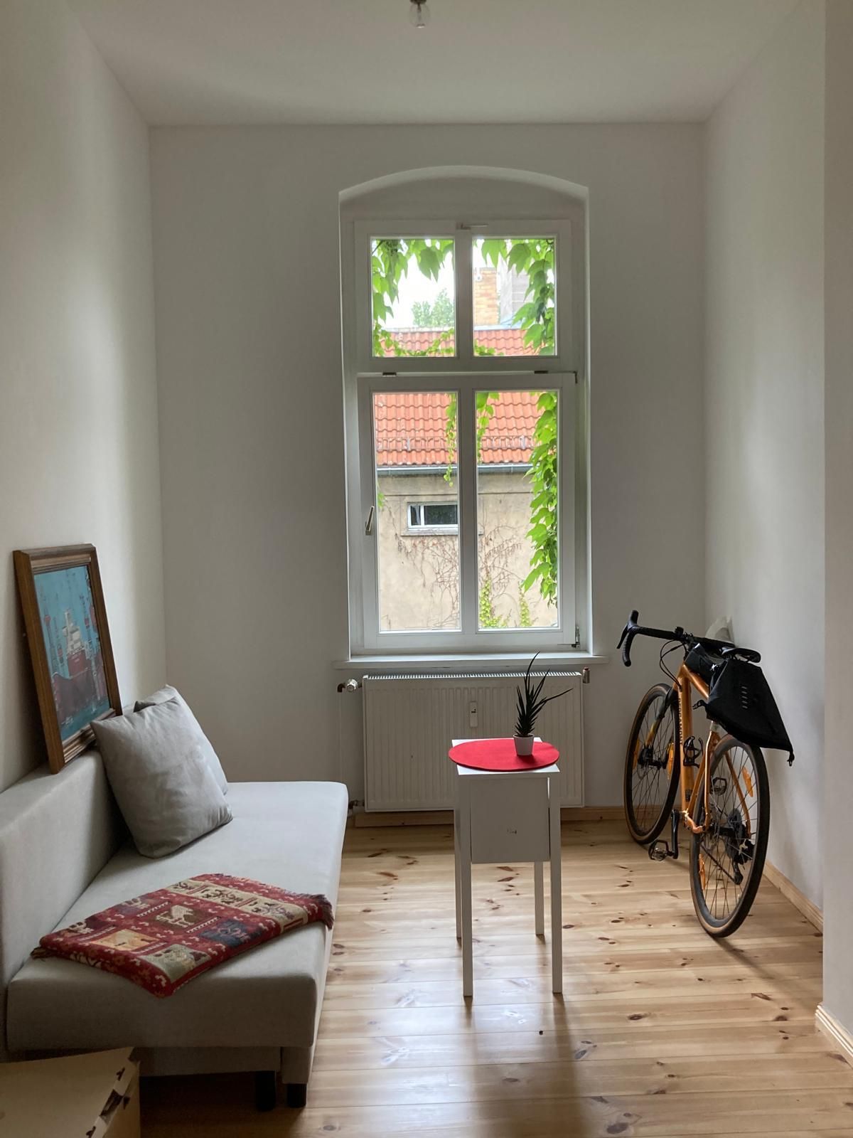 Beautiful, big (old) flat directly in Prenzlauer Berg