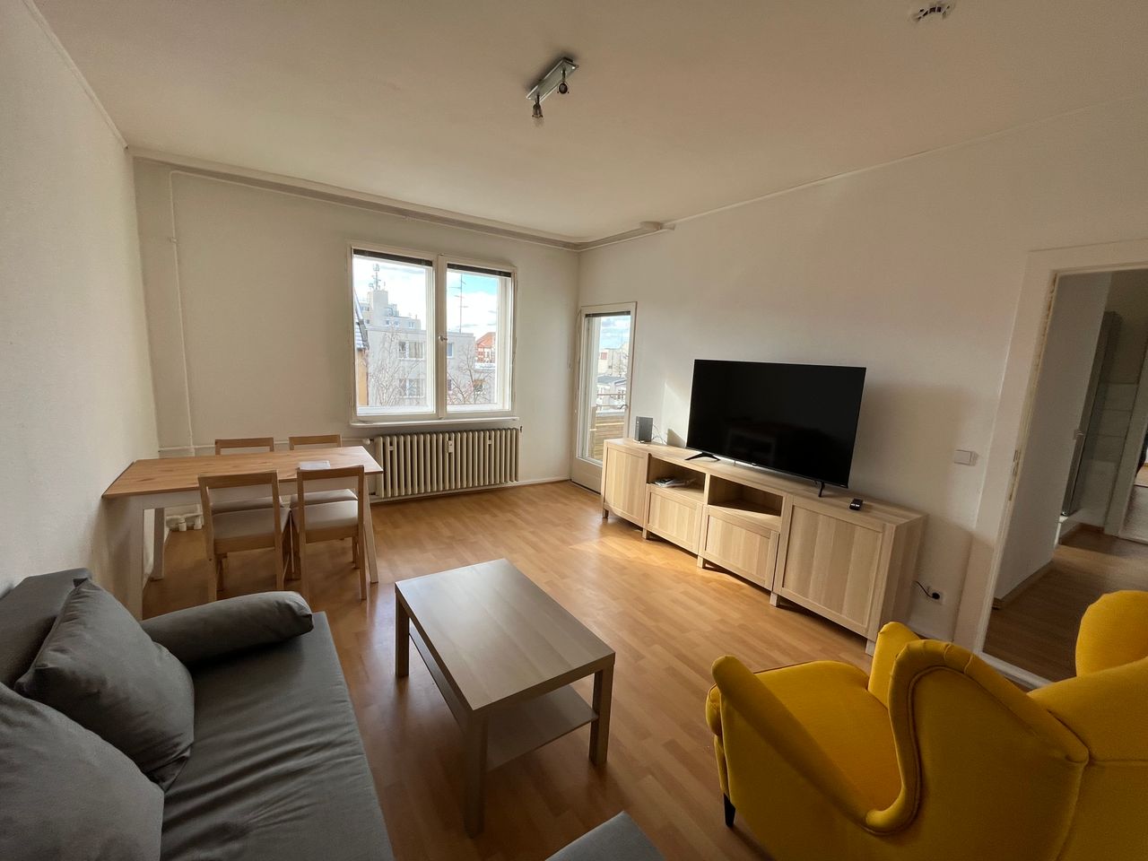 Super bright 3 room apartment in the heart of Reinickendorf