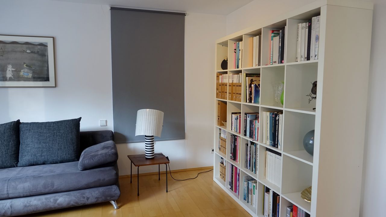 Bright and stylishly furnished 2.5-room apartment with two balconies in a quiet and green half-height location in Stuttgart South