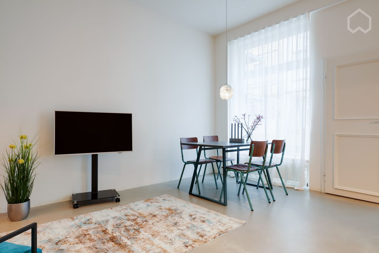 High quality, sophisticatedly designed, new apartment in a century house in Düsseldorf