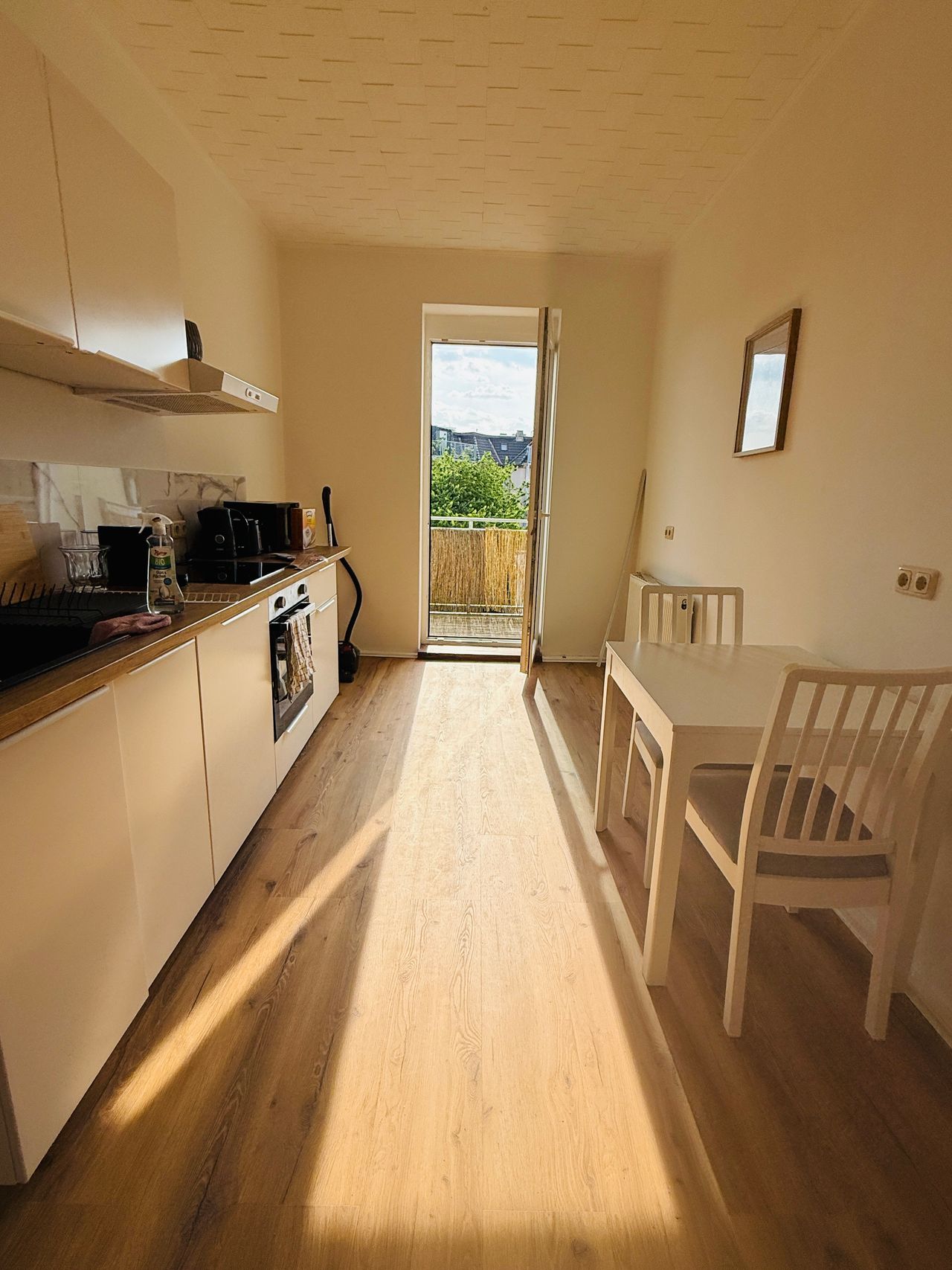 Furnished 2-Room Apartment in Leipzig-Holzhausen – Balcony, High-Quality Renovation, All-Inclusive Rent!