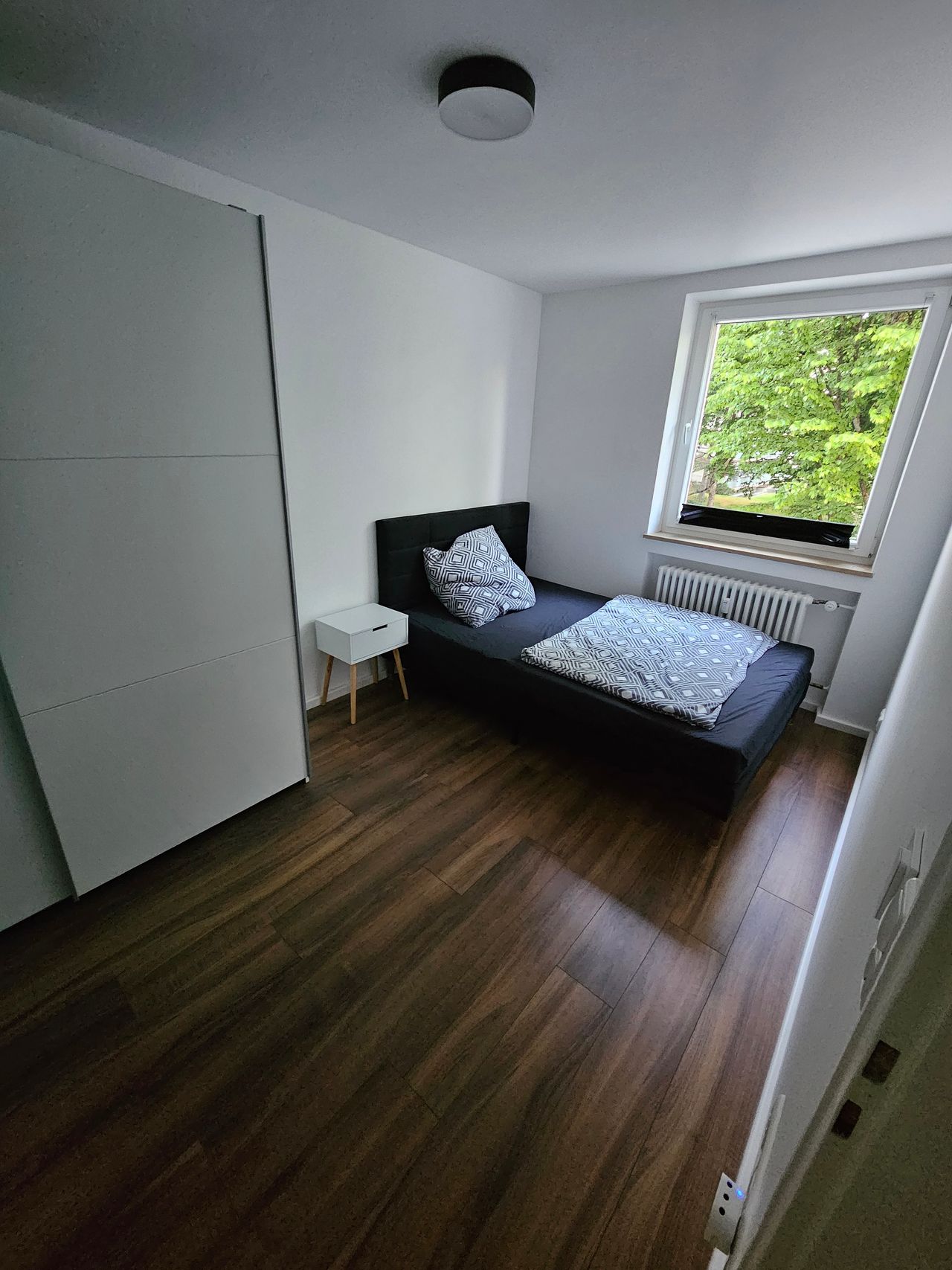 Cozy, modern room located in Munich (shared)