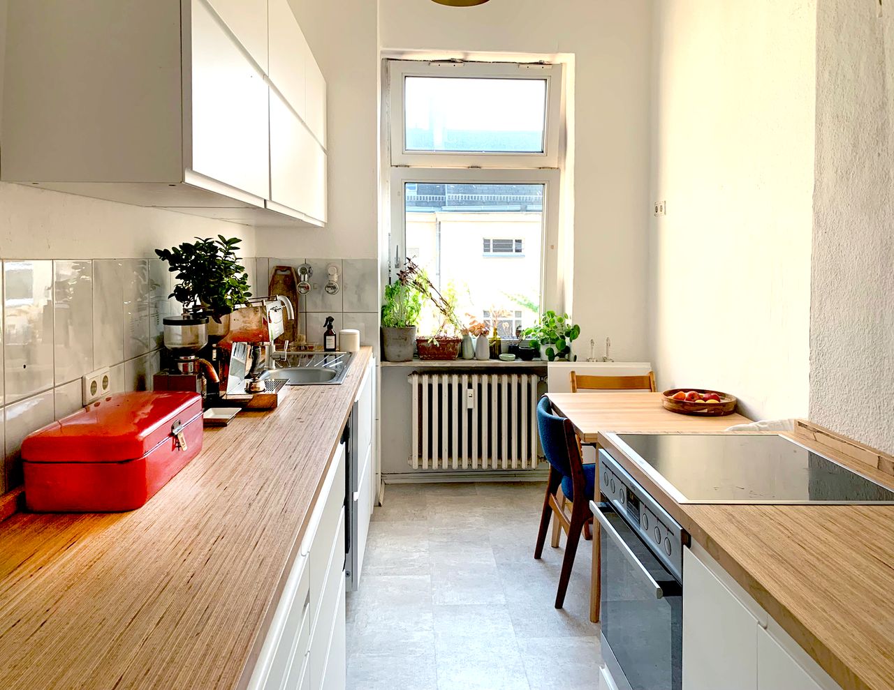 Large apartment in an old building in the heart of Charlottenburg