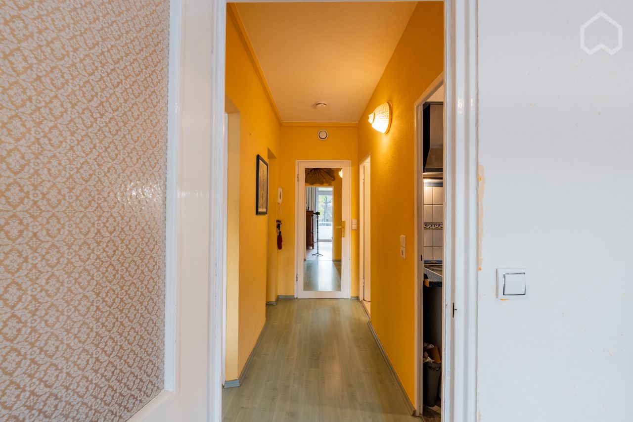 New, quiet home with balcony located in Mitte