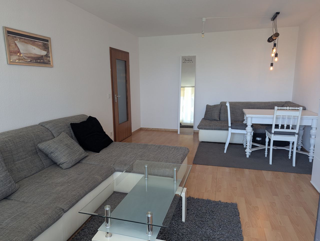 Modern 2-Room Apartment Near the Rhine – Central & Well-Connected