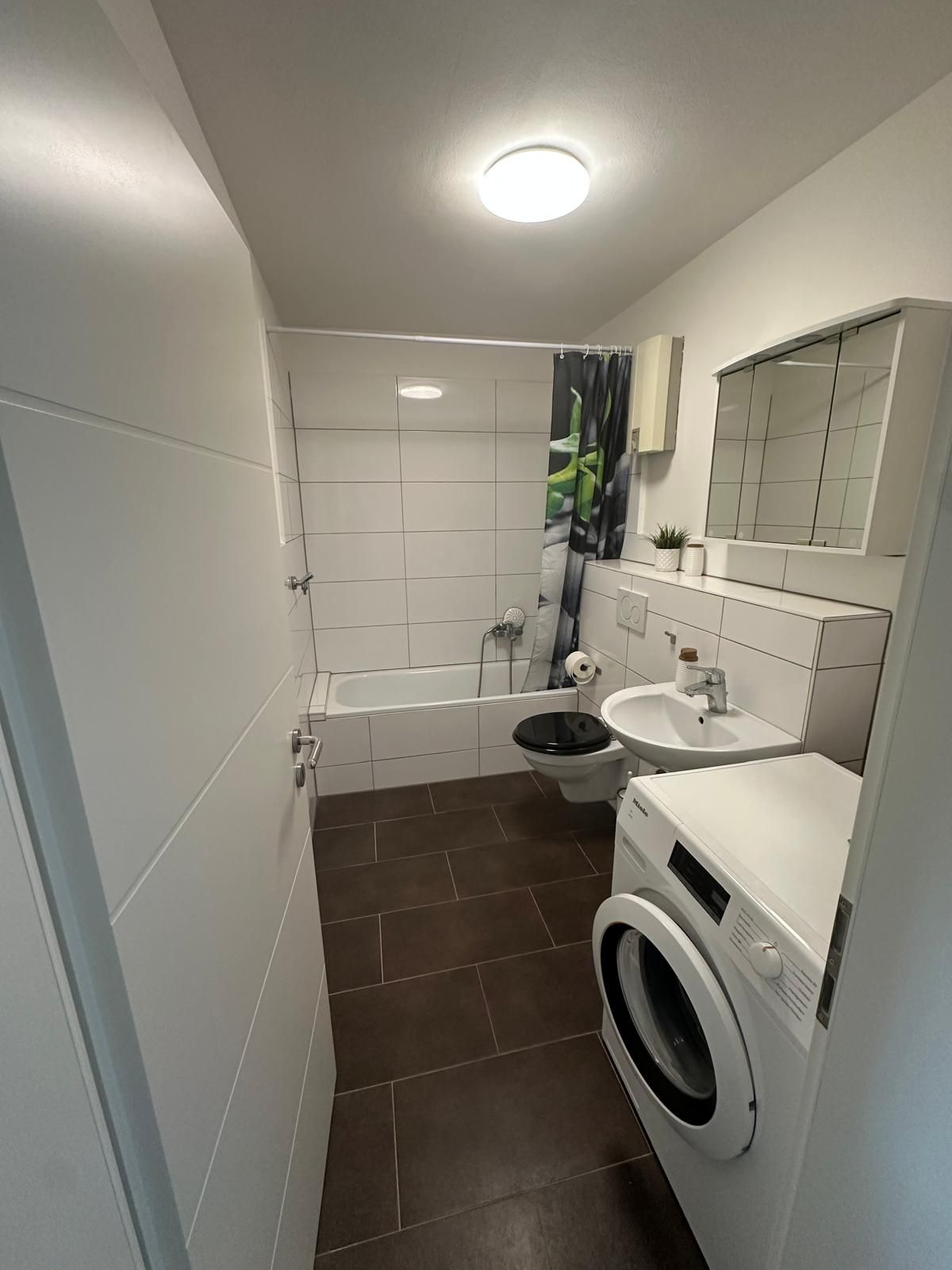 Modern 1-Room Apartment with Fitted Kitchen in Wuppertal – Thorner Straße