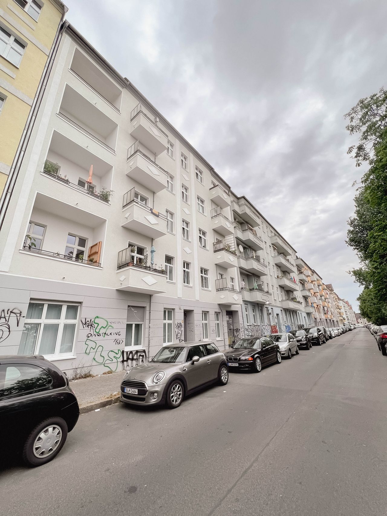 Bright, airy and well located artist apartment in hip Neukölln