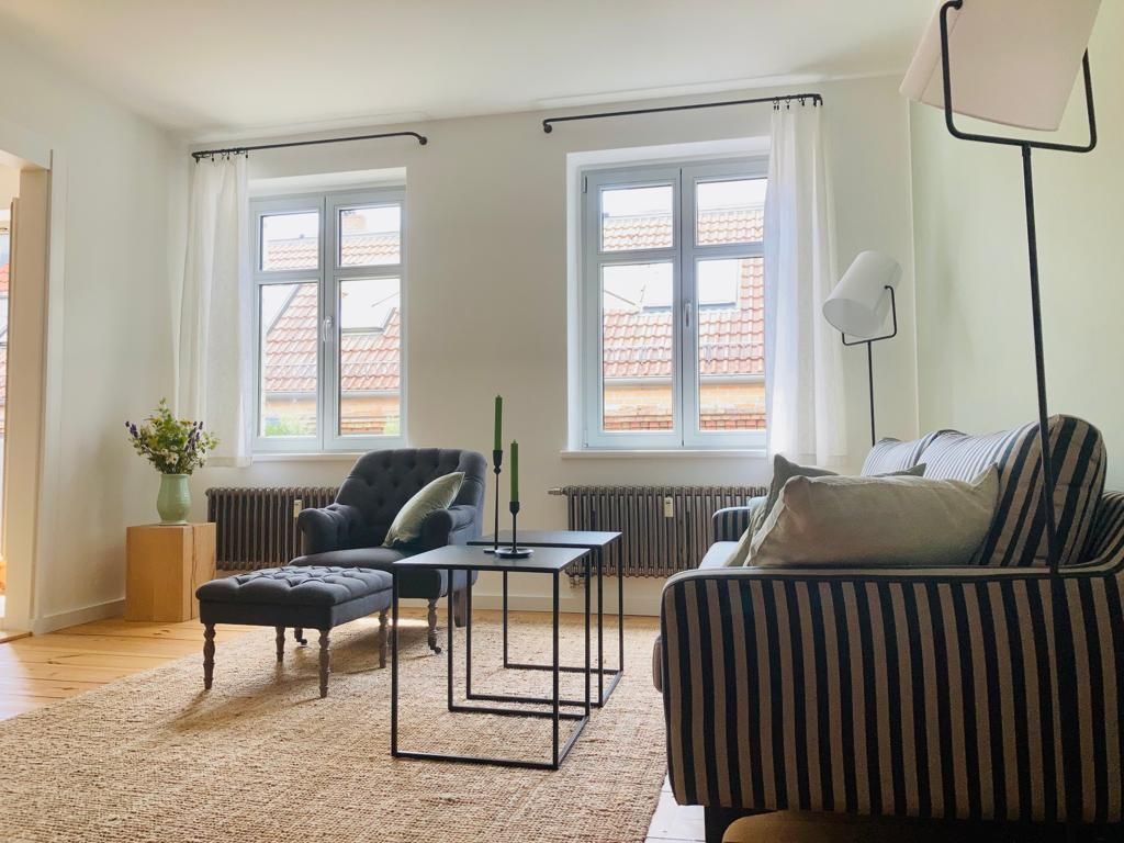 Stylish 3-room retreat with sunny balcony in Prenzlauer Berg