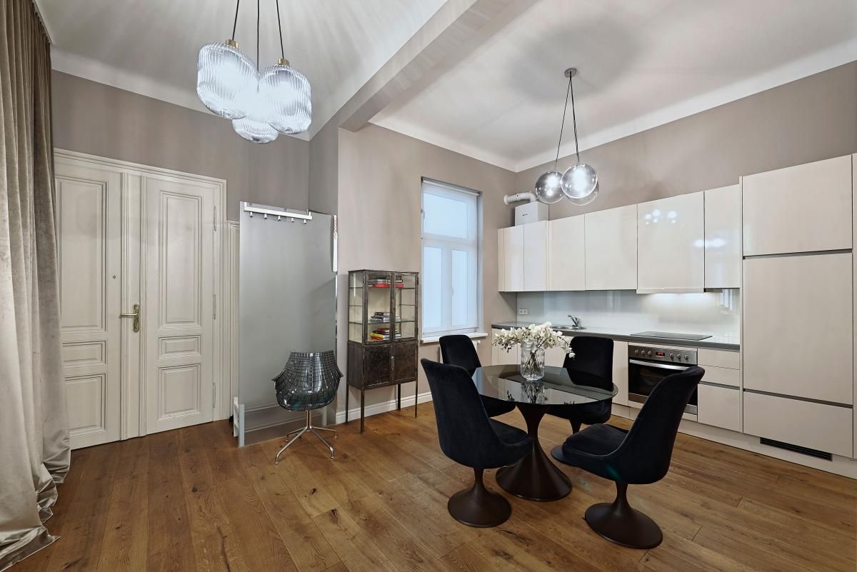 Fantastic old town house apartment in the heart of Vienna