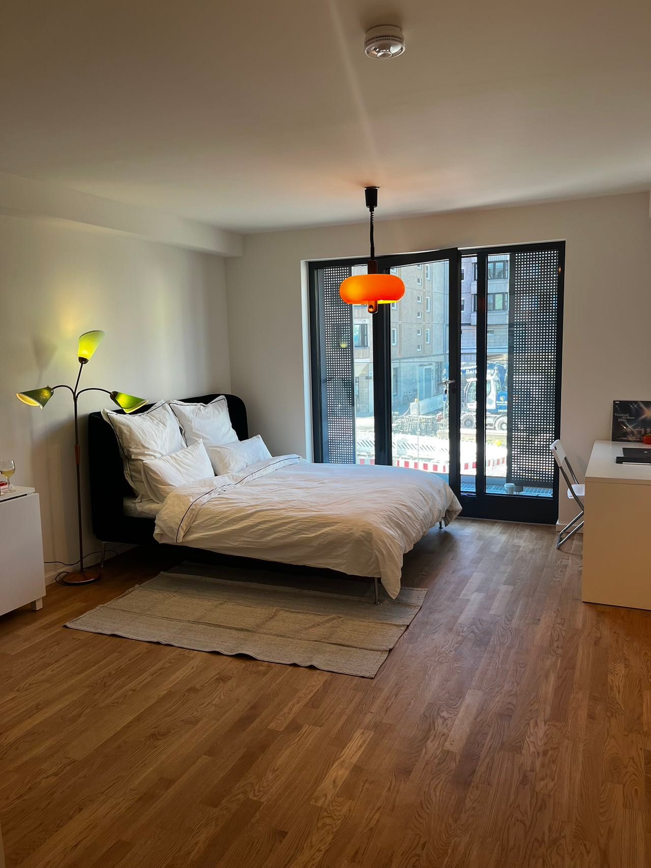 Mitte brand new flat with full kitchen & common patio