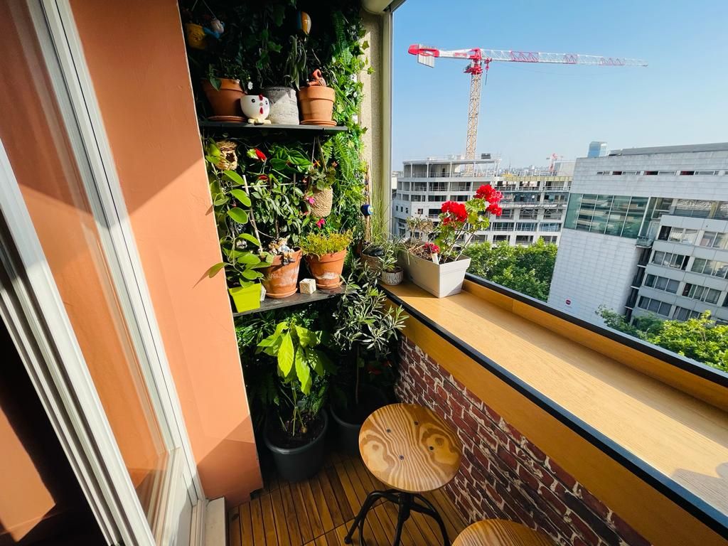 Modern apartment with nice neighbours (Paris)