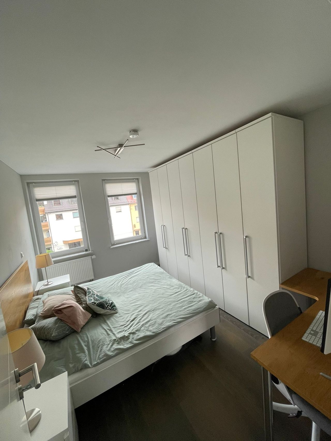 High-quality, fully furnished, stylish and completely renovated 2-room apartment in an old building with balcony in Nuremberg St. Jobst