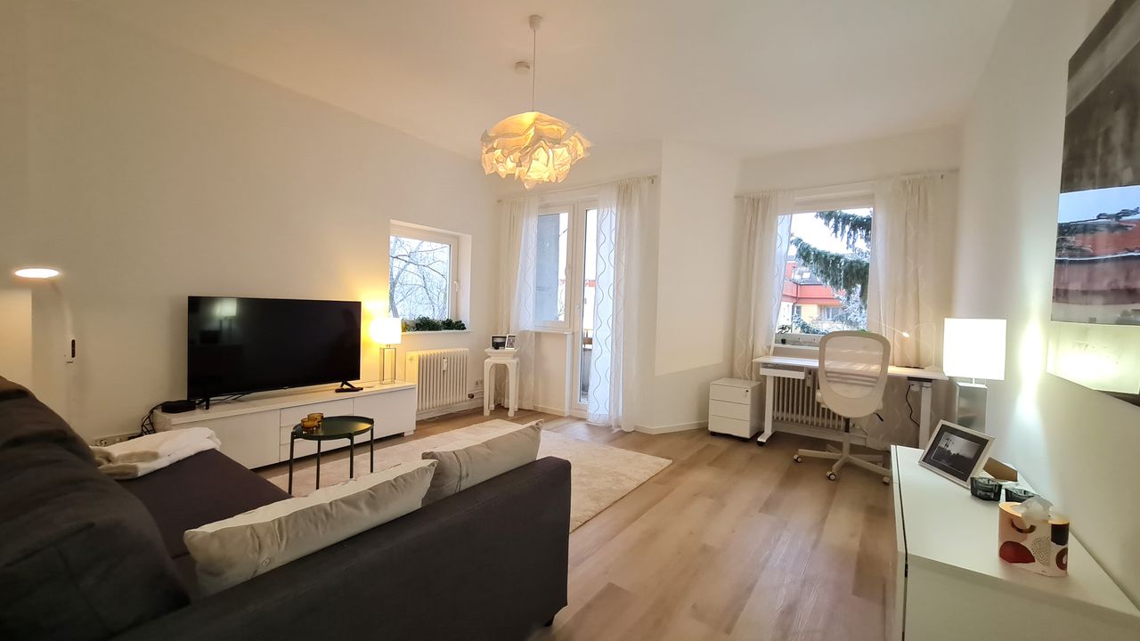 Furnished apartment 2 room apartment 61.48 sqm on the 2nd floor with balcony and bathtub in Berlin-Reinickendorf