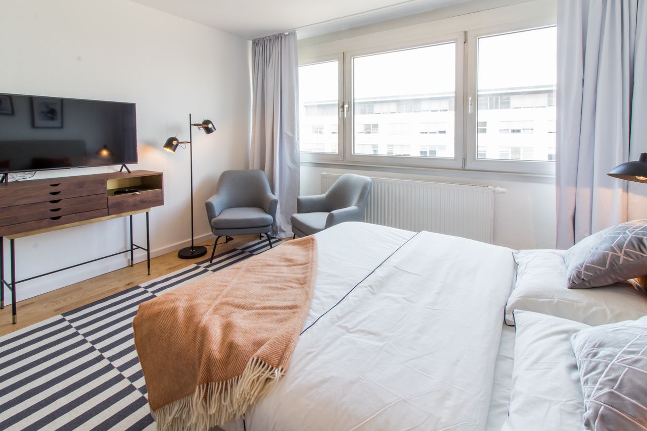 Central in Cologne Ehrenfeld – Stolberger Straße – fully furnished – exclusive equipment!