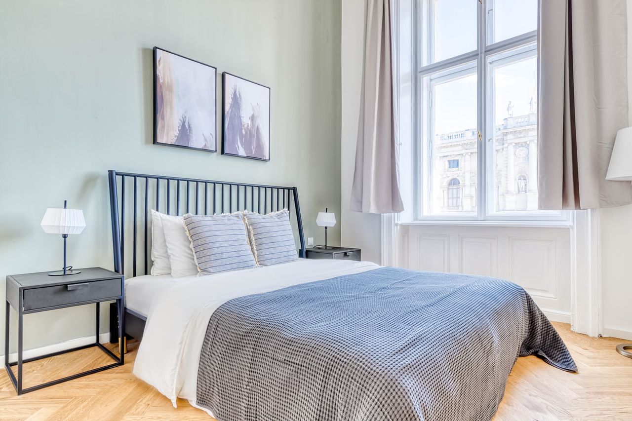 2BR, Innere Stadt, furnished, elevator
