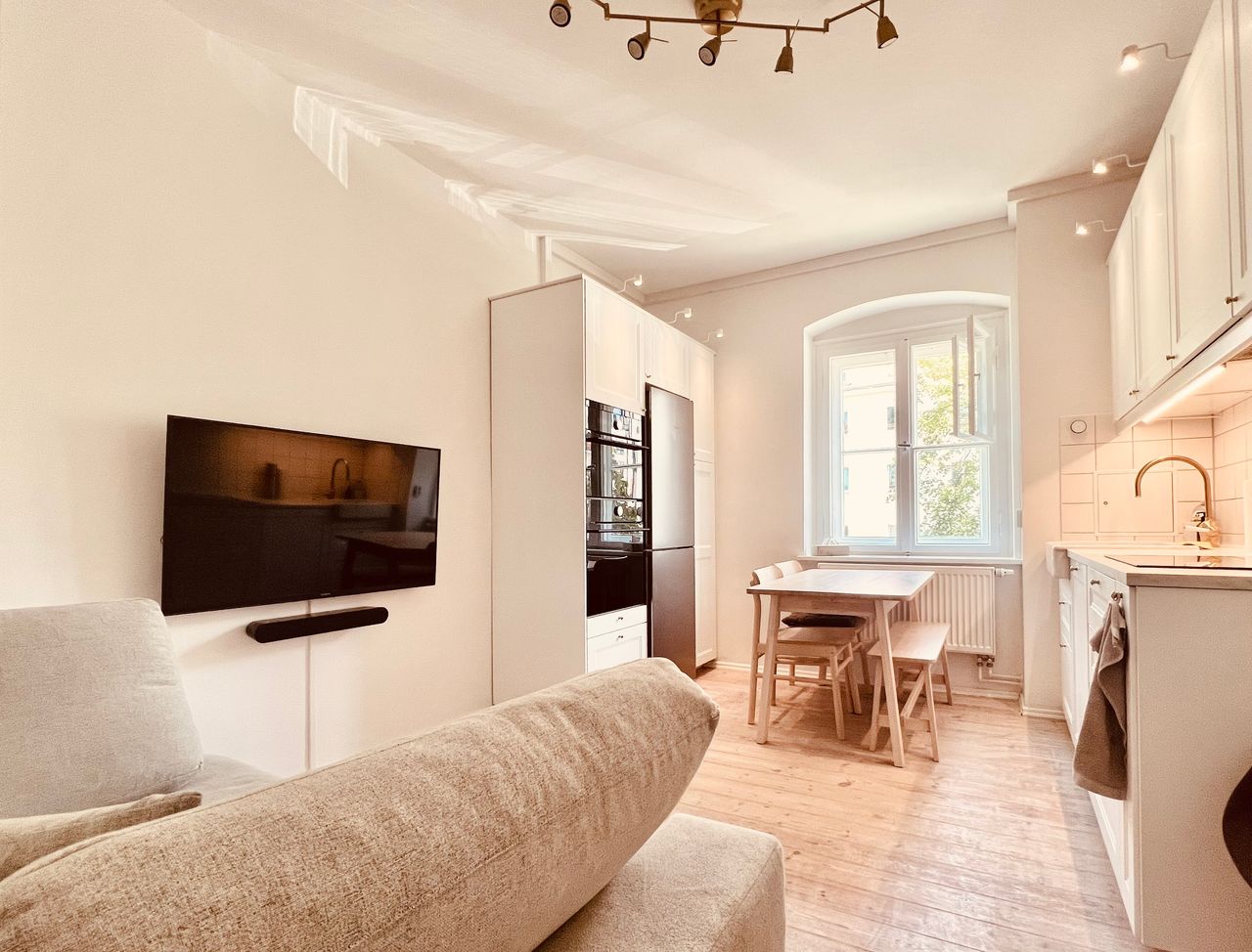 Welcome to Casa Leone - get comfortable in Prenzlauer Berg in this apartment with special features