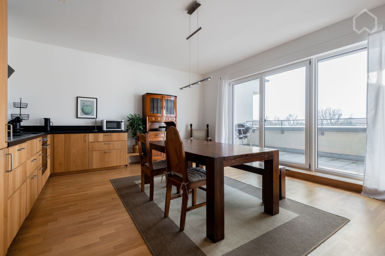 Modern Rooftop-Apartment with stunning Lakeview in quiet street close to Schloss Cecilienhof