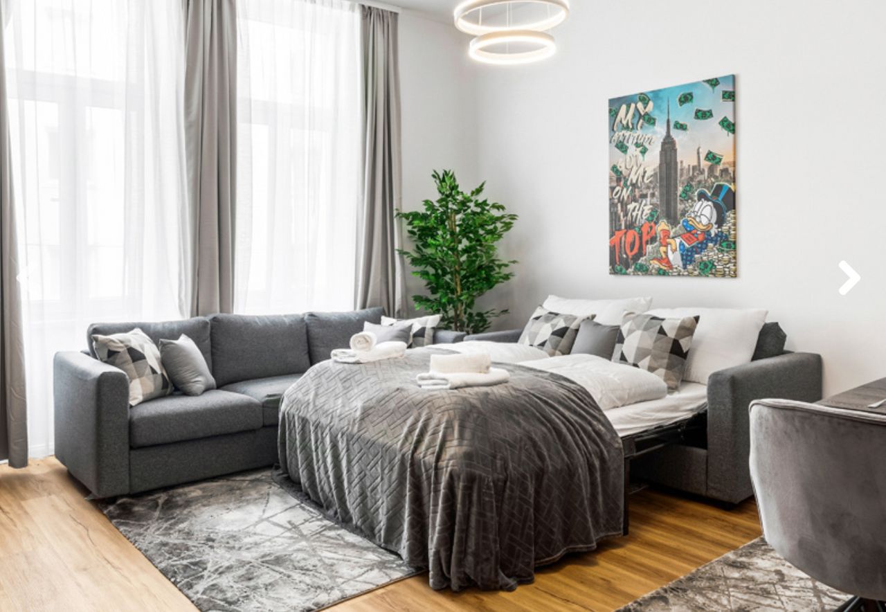 Three-Bedroom Apartment Mariahilfer Strasse