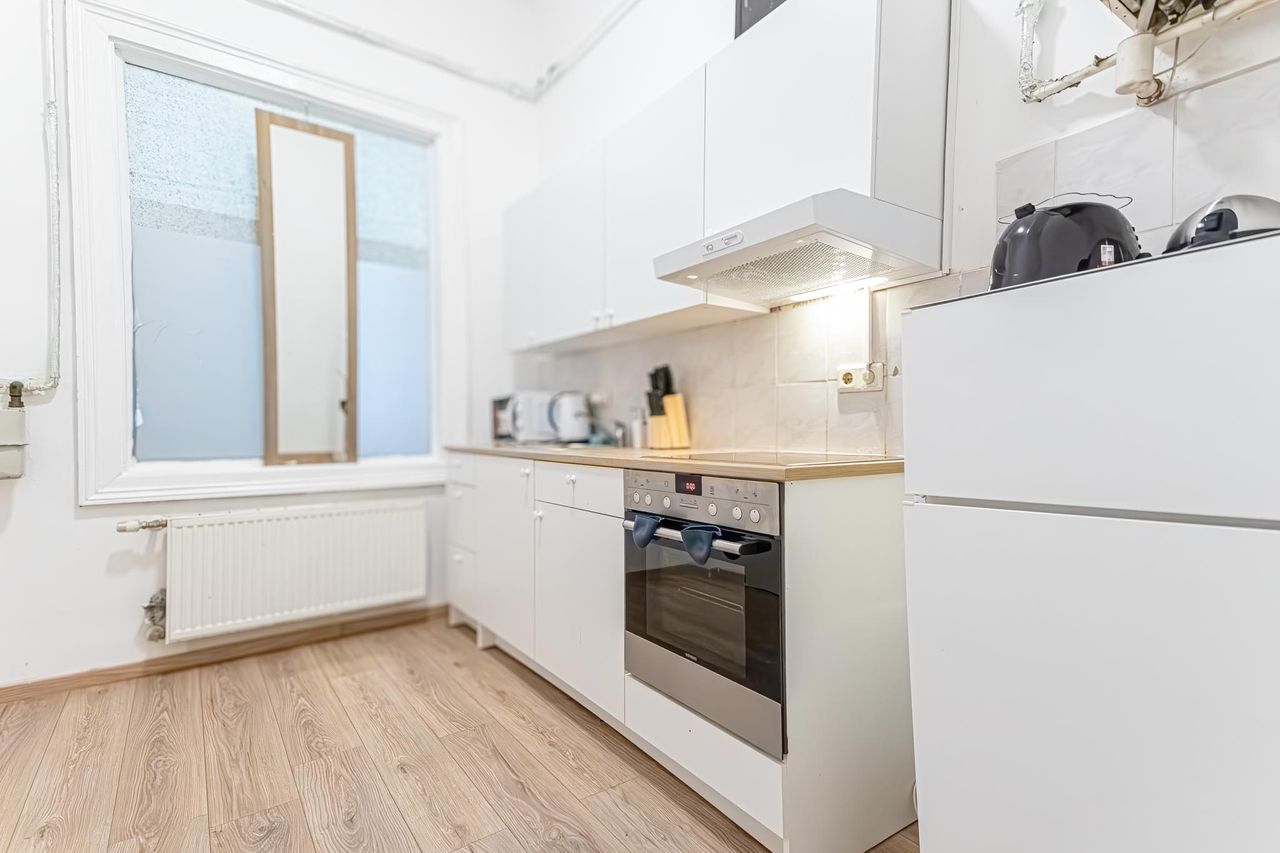 City-Linked 2BR Apartment Near Wiener Stadthalle