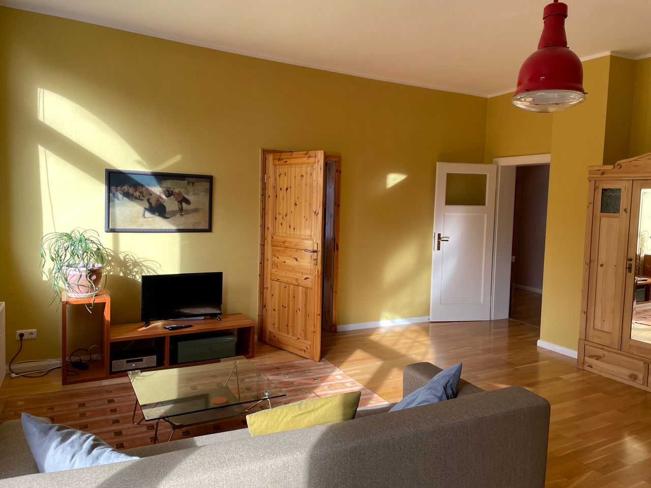 Nordend - Bright fully furnished old building apartment in central residential area