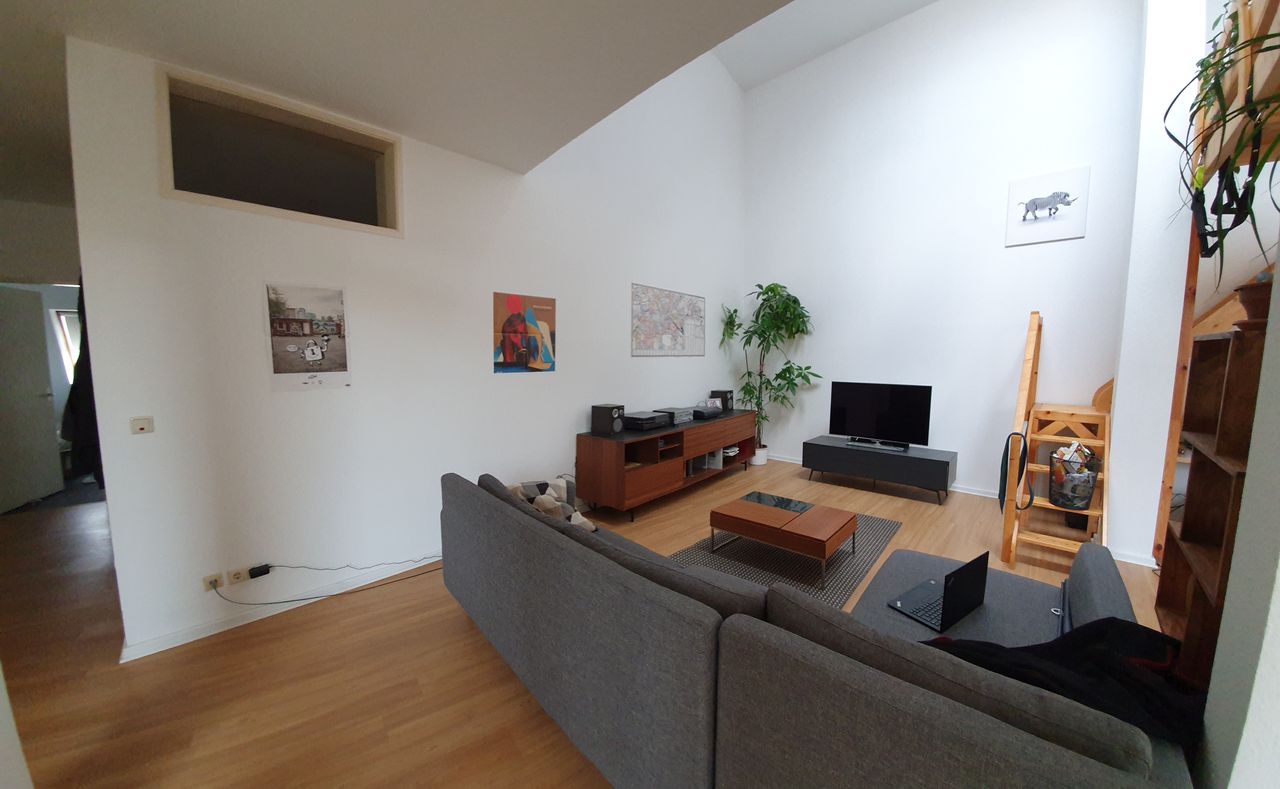 Bright penthouse with cosy terrace in Friedrichshain