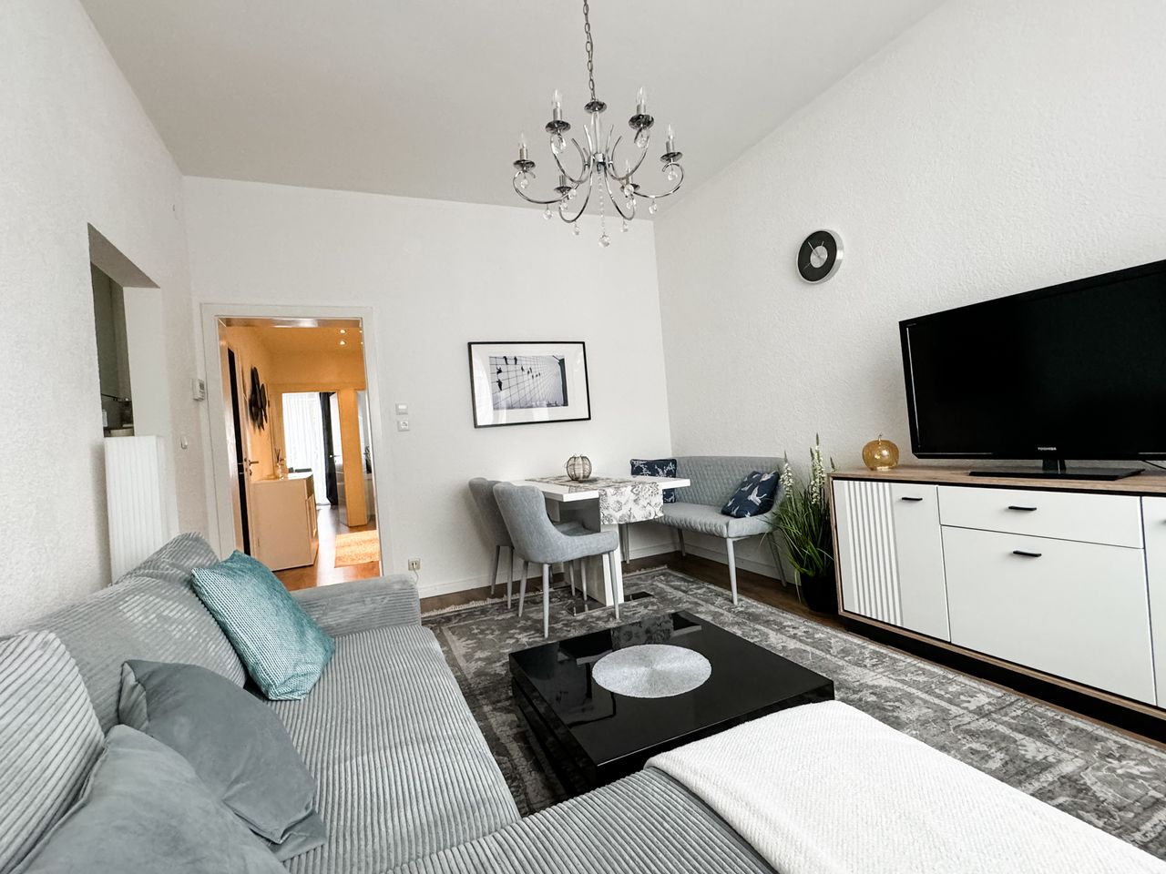 *** modern 3 room apartment with balcony in the beautiful district of Pempelfort***