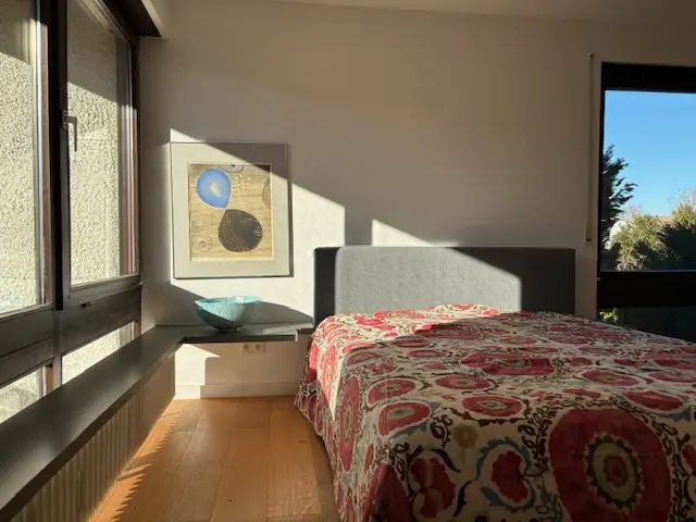 Renting 2 bedrooms in bright sunny flat with garden, newly renovated, Munich / Gröbenzell, 6 Min walking distance to train station, 20 min to central station