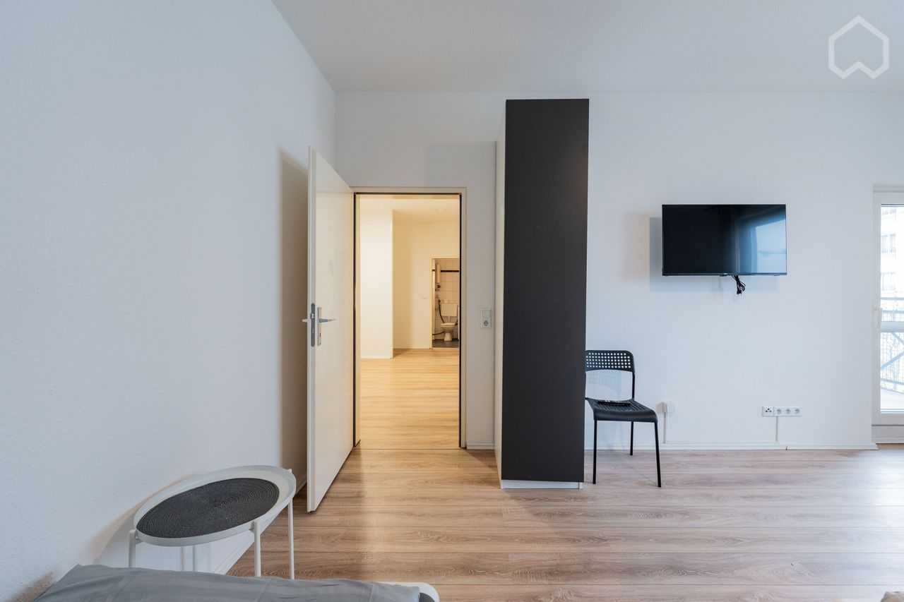 5 beds, 2 bedrooms apartment in Wilhelmsruh 30 min to Friedrichstrasse