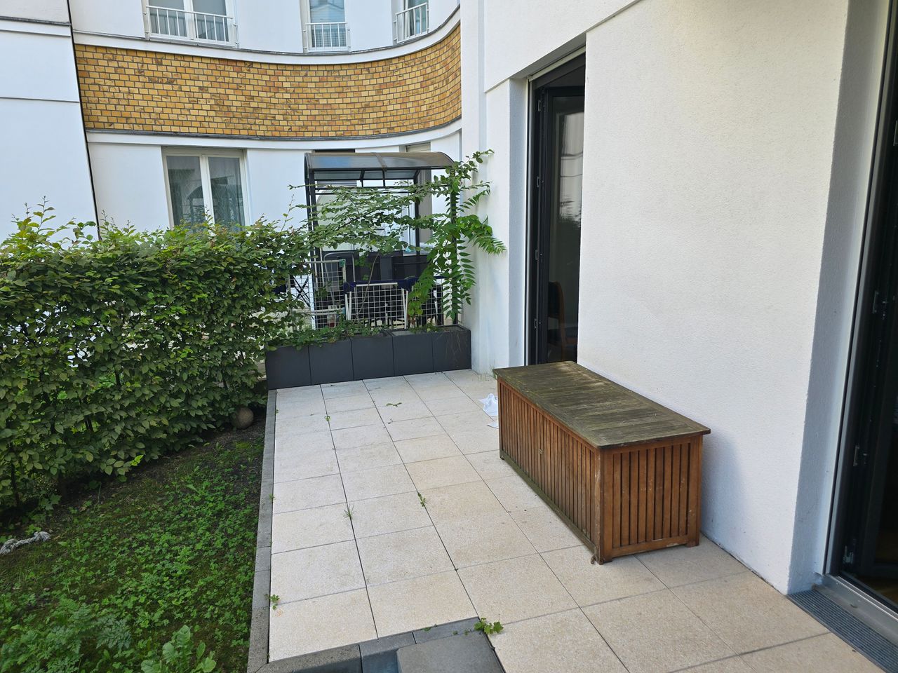 Great apartment located in Friedrichshain with nice terraces, garden and lots of space