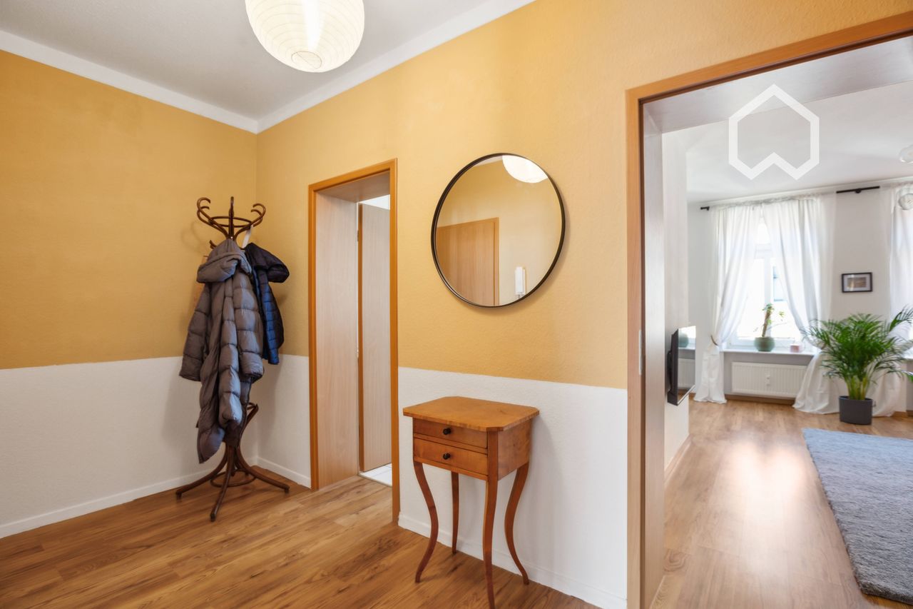 Elegant flat with a view of the Karl Heine Canal