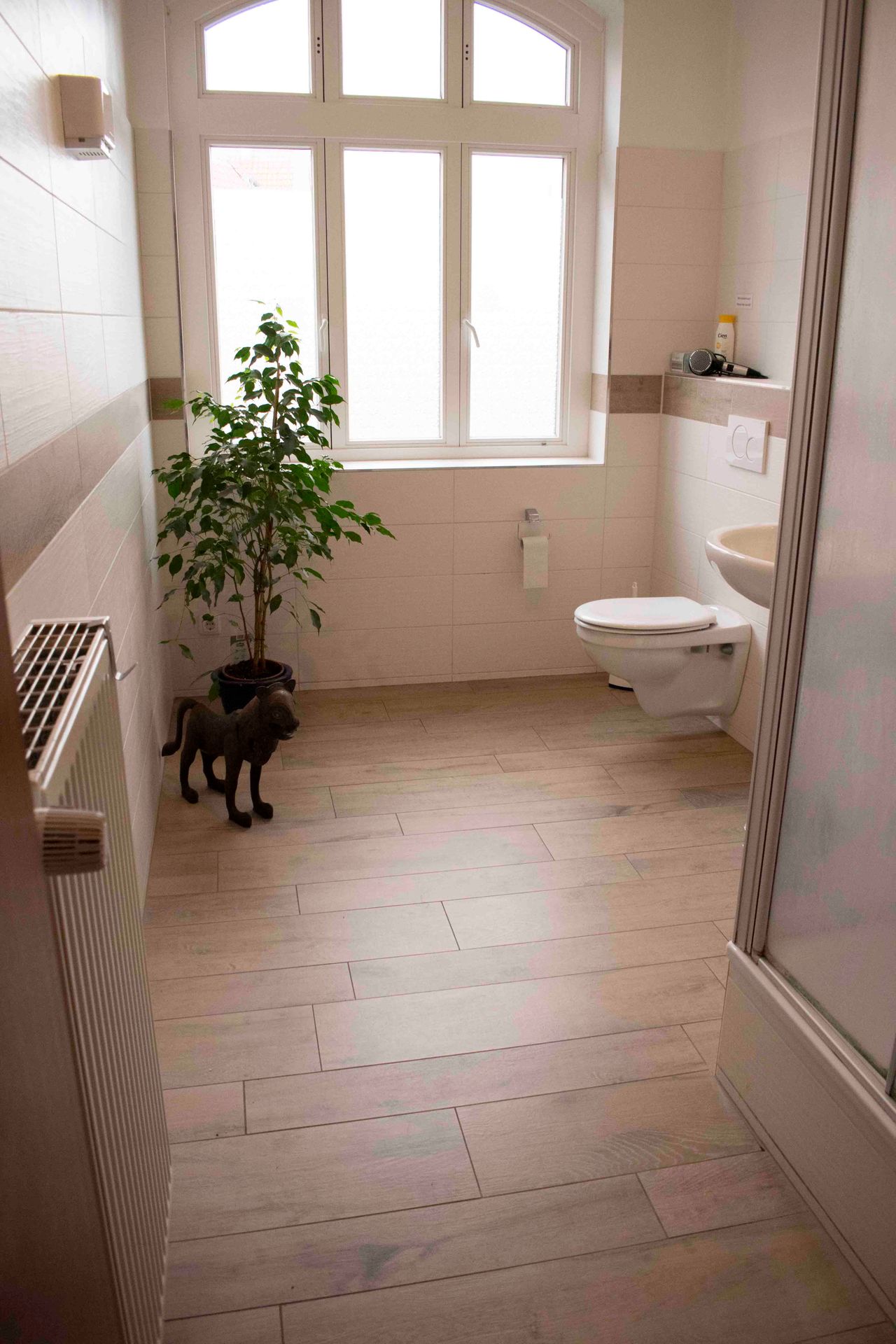 Room "Salzkammer" with shared bathroom and shared kitchen in historical Sülfmeister Haus