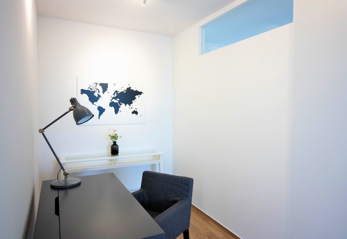 2-Room business apartment right at Checkpoint Charlie with a large balcony and view over Berlin