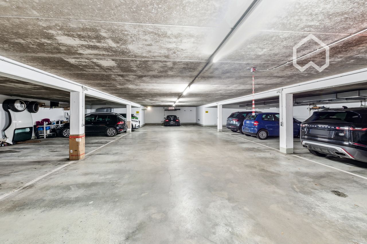 Charming and Fully Furnished 2-Room Apartment with Balcony in München