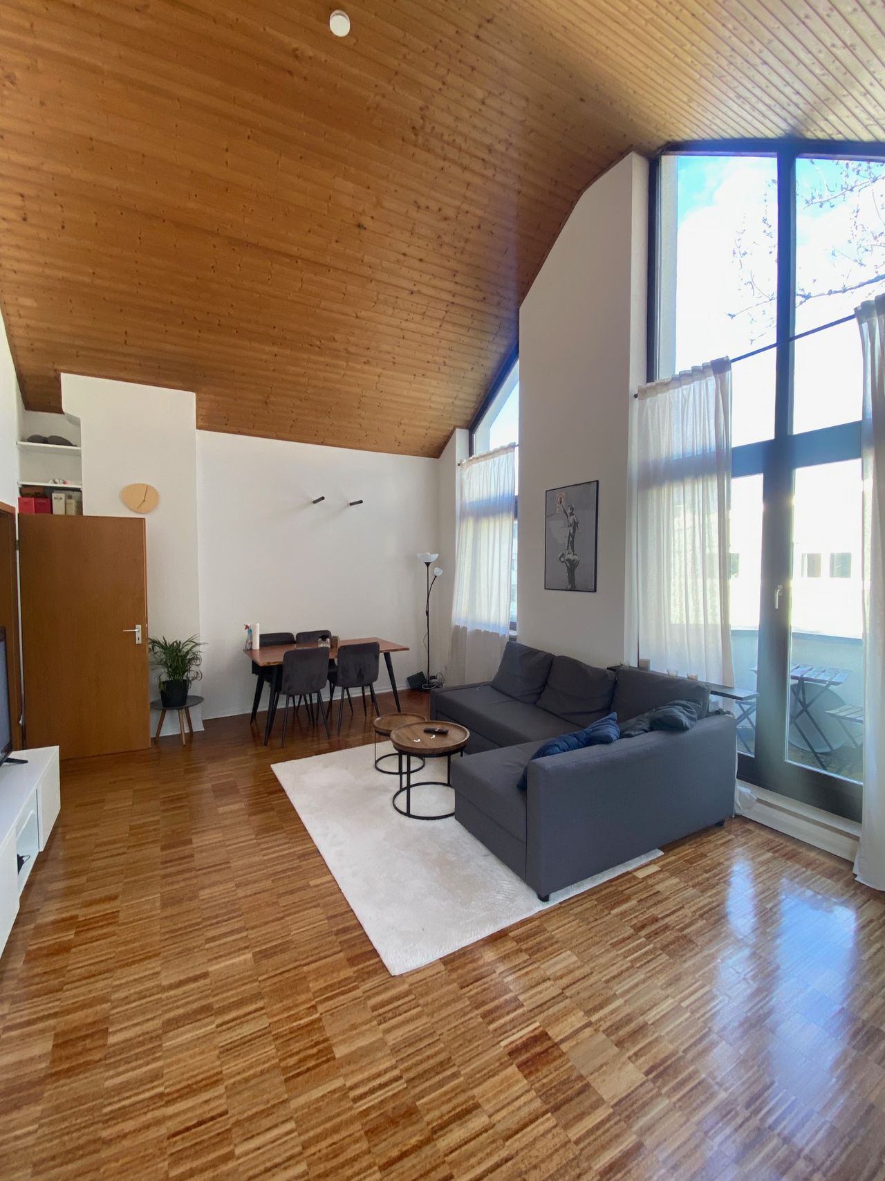 Exclusive 2-room roof terrace apartment in Munich Laim