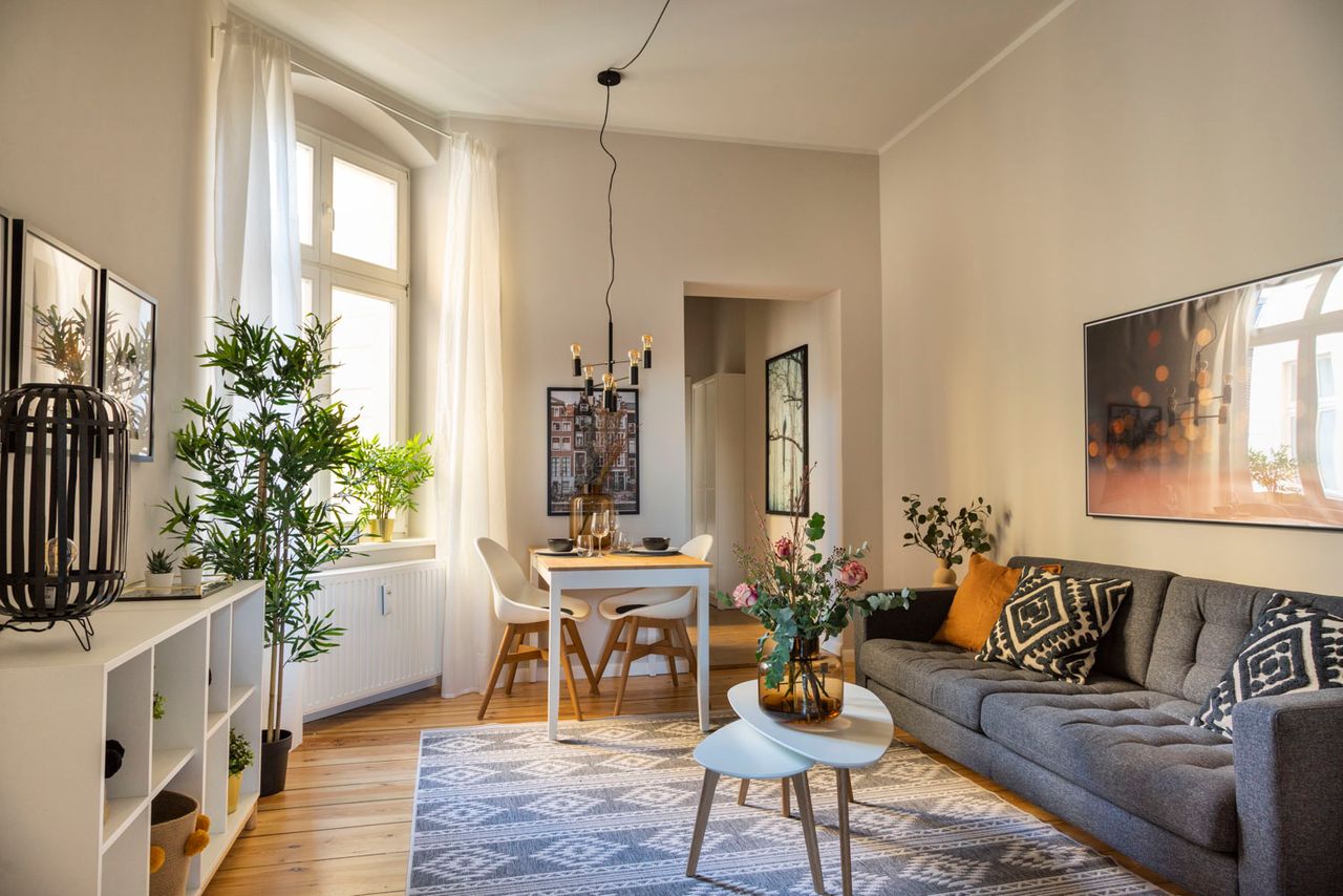 Classic apartment in one of Berlins old historical buildings in Mitte