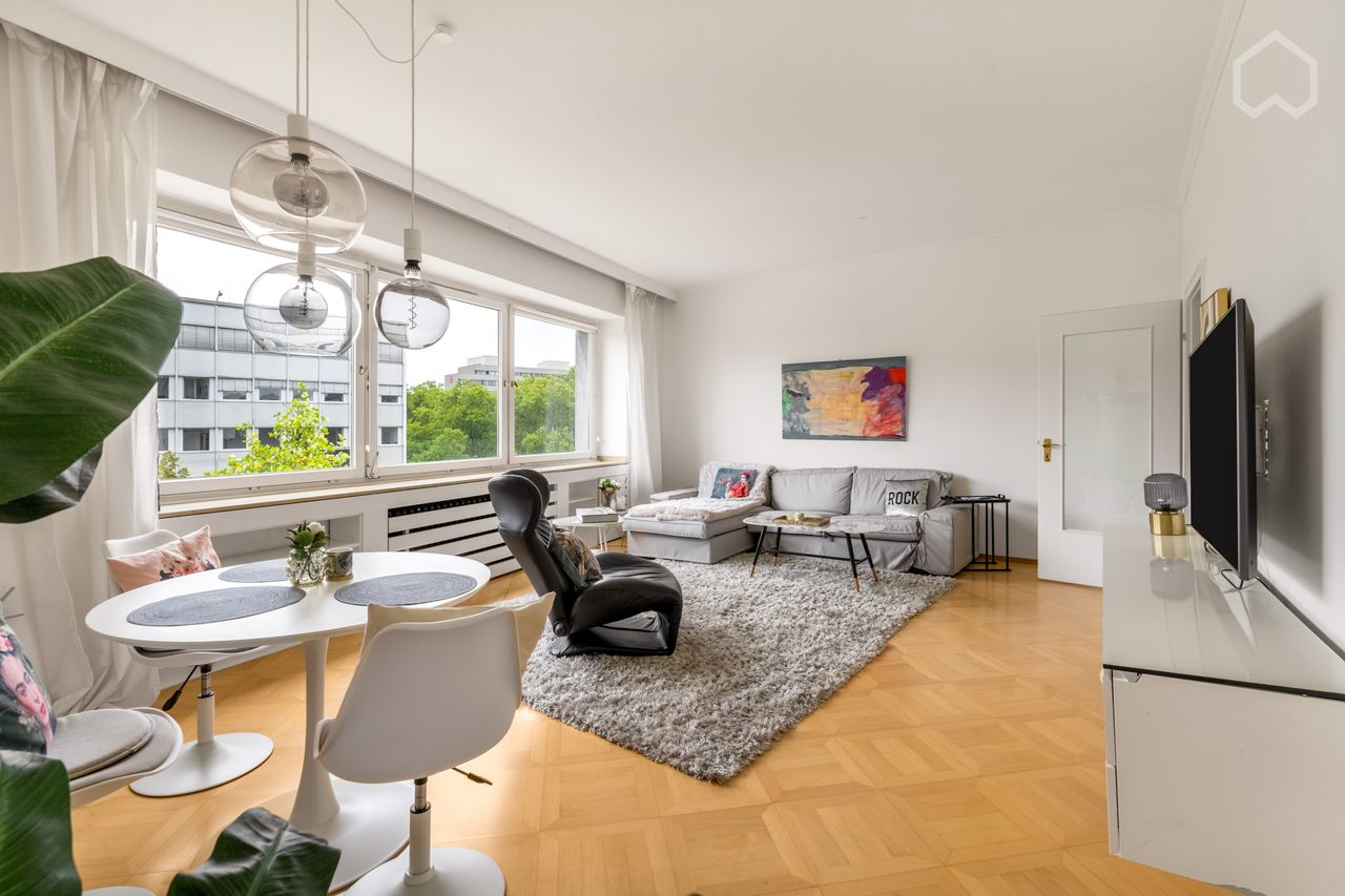 Cozy, bright  Loft ***, Penthouse Flair*** in the heart of Duisburg