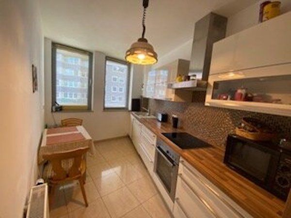 Well-kept 3-room apartment with balcony and fitted kitchen in Düsseldorf