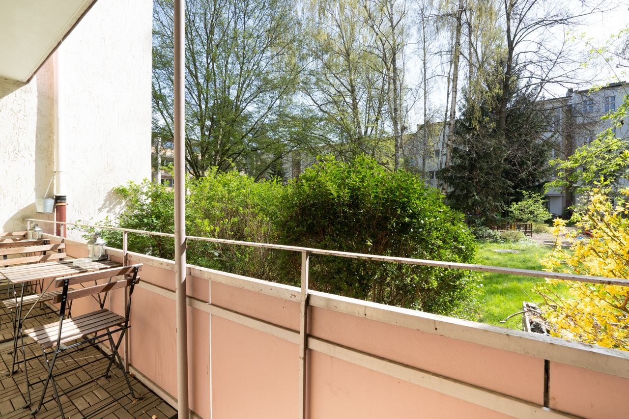 Spacious and lovely apartment located in Neukölln with garden