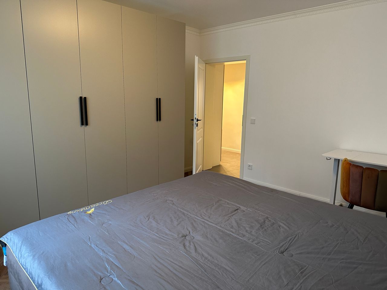 Highend furnished  2-room apartment in the heart of Frankfurt (Holzhausenviertel) - first occupancy after core renovation
