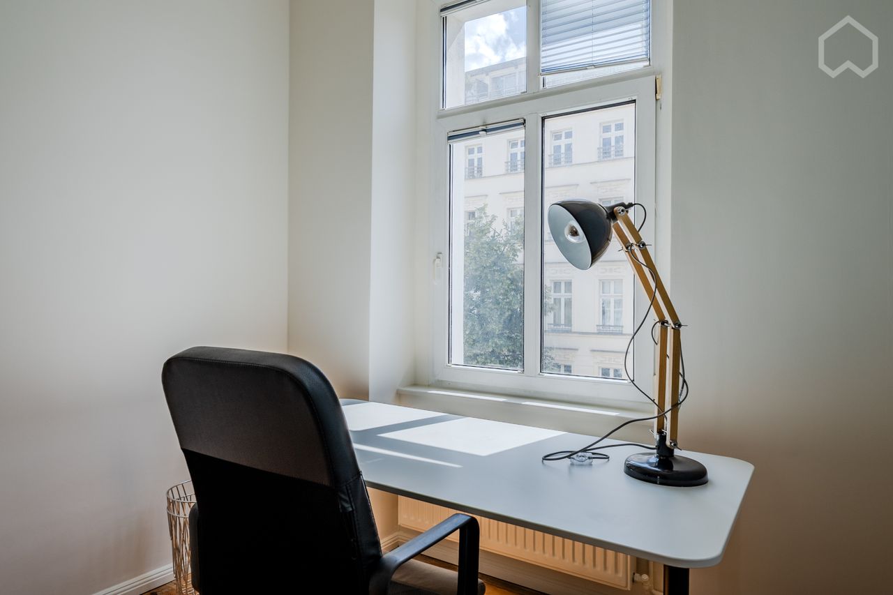 Altbau Charm Meets Design Near Zionskirchplatz