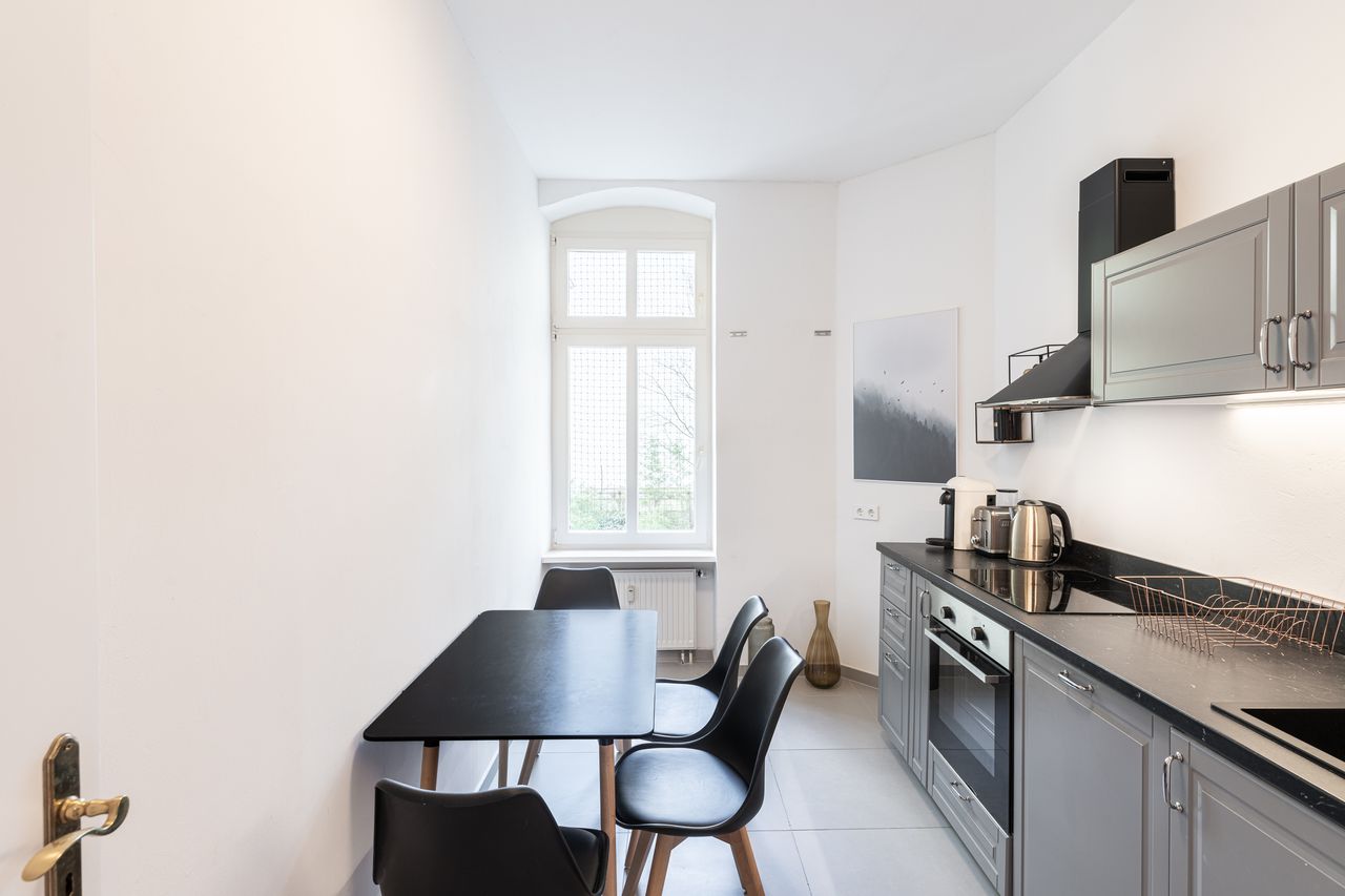 Fantastic and spacious 4 bedrooms flat (Prenzlauer Berg)