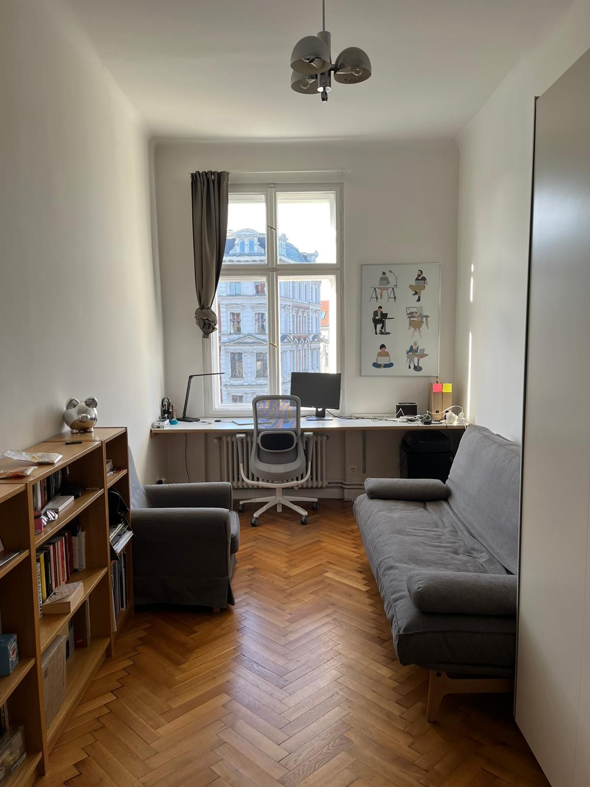 Helle modern eingerichtete Wohnung mit Balkon im begehrten Kollwitzkiez