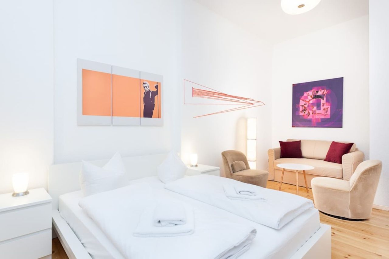 Quiet, nice suite located in Friedrichshain